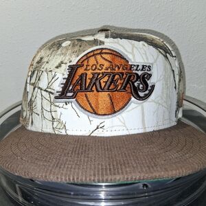New Era Los Angeles Lakers Camouflage and Brown Hat